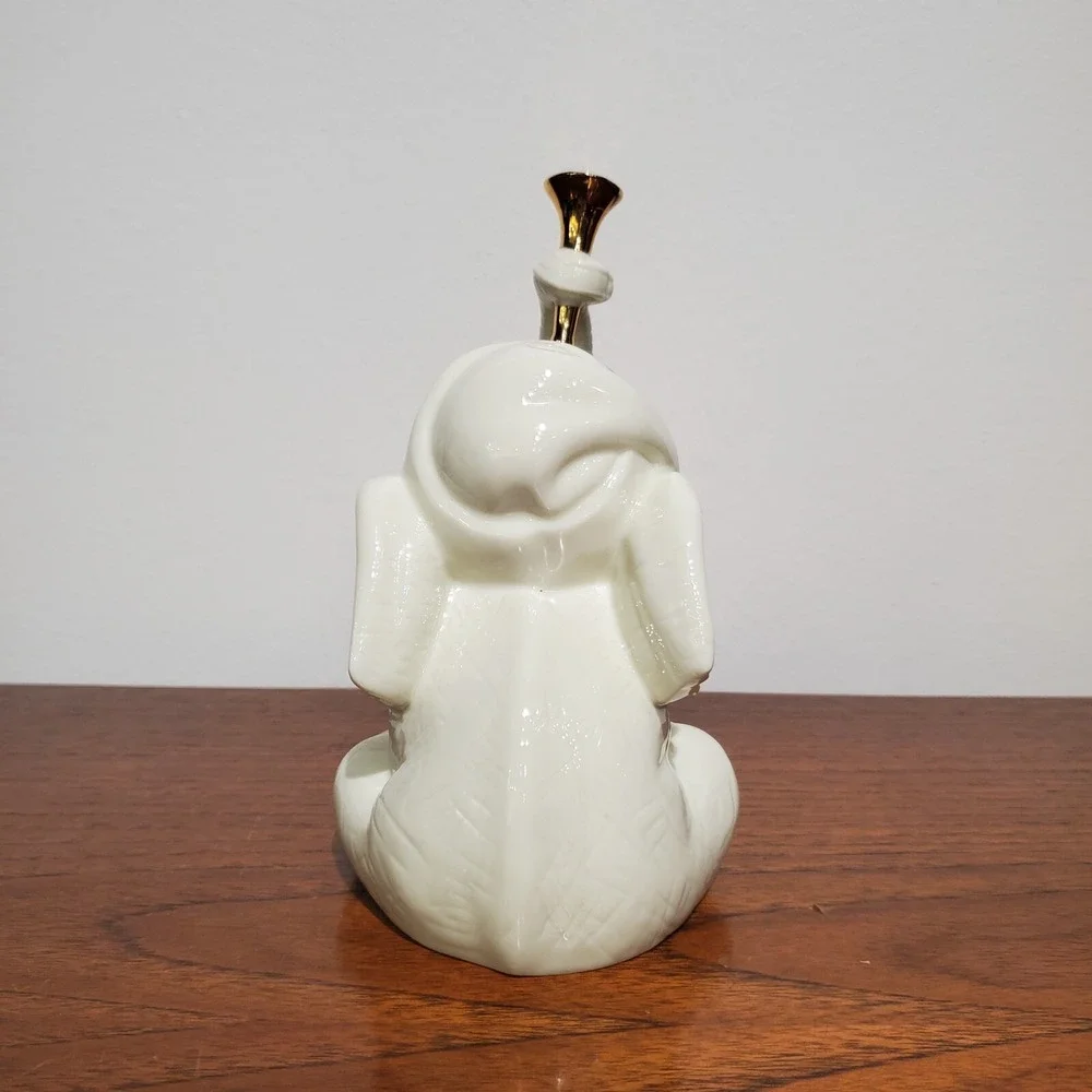 CHRISTMAS ELEPHANT Formalities Baum‎ Bros Ivory w/ Holly & Berry & Gold Figurine